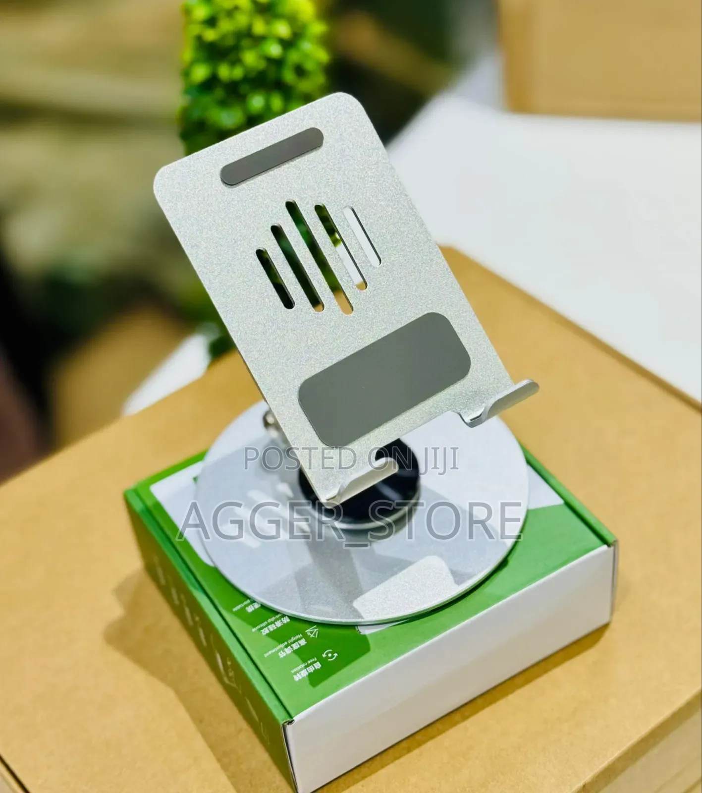 P108 Phone Stand
