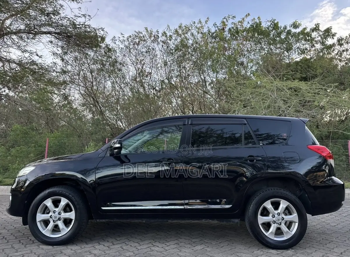 Toyota Vanguard 2010 Black
