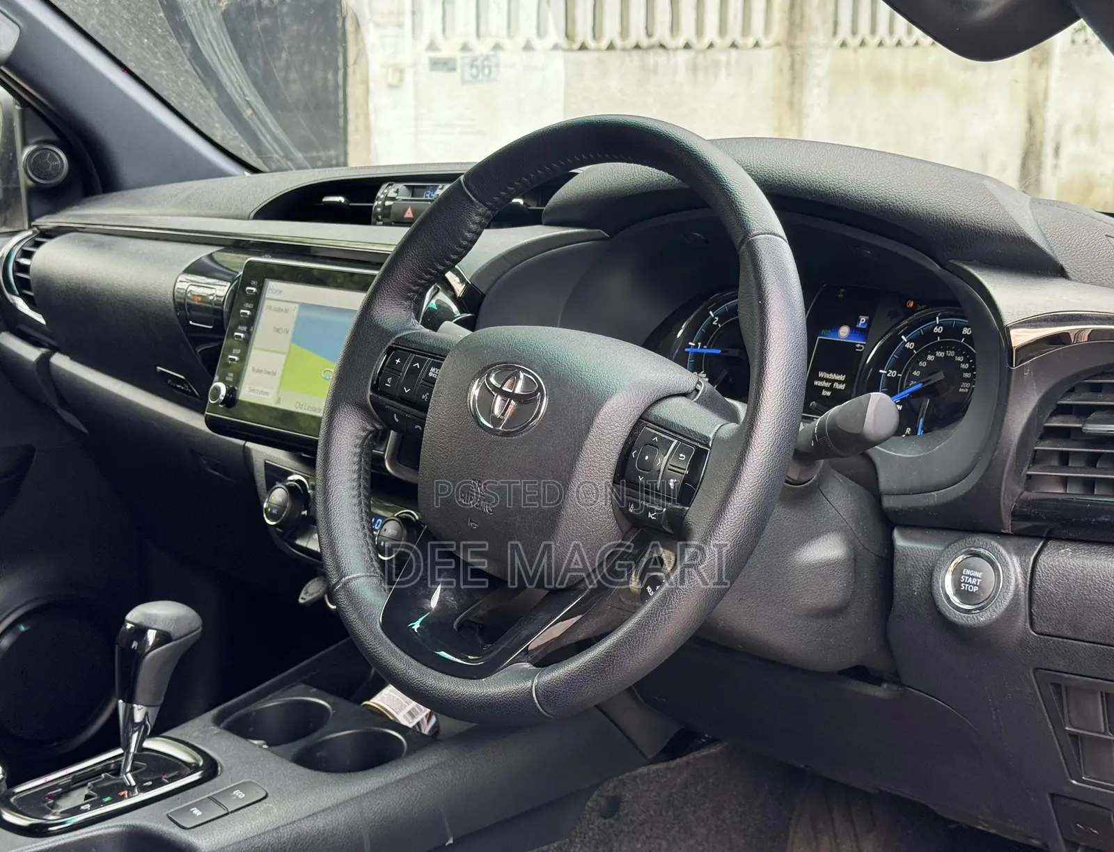 Toyota Hilux 2023 Gray