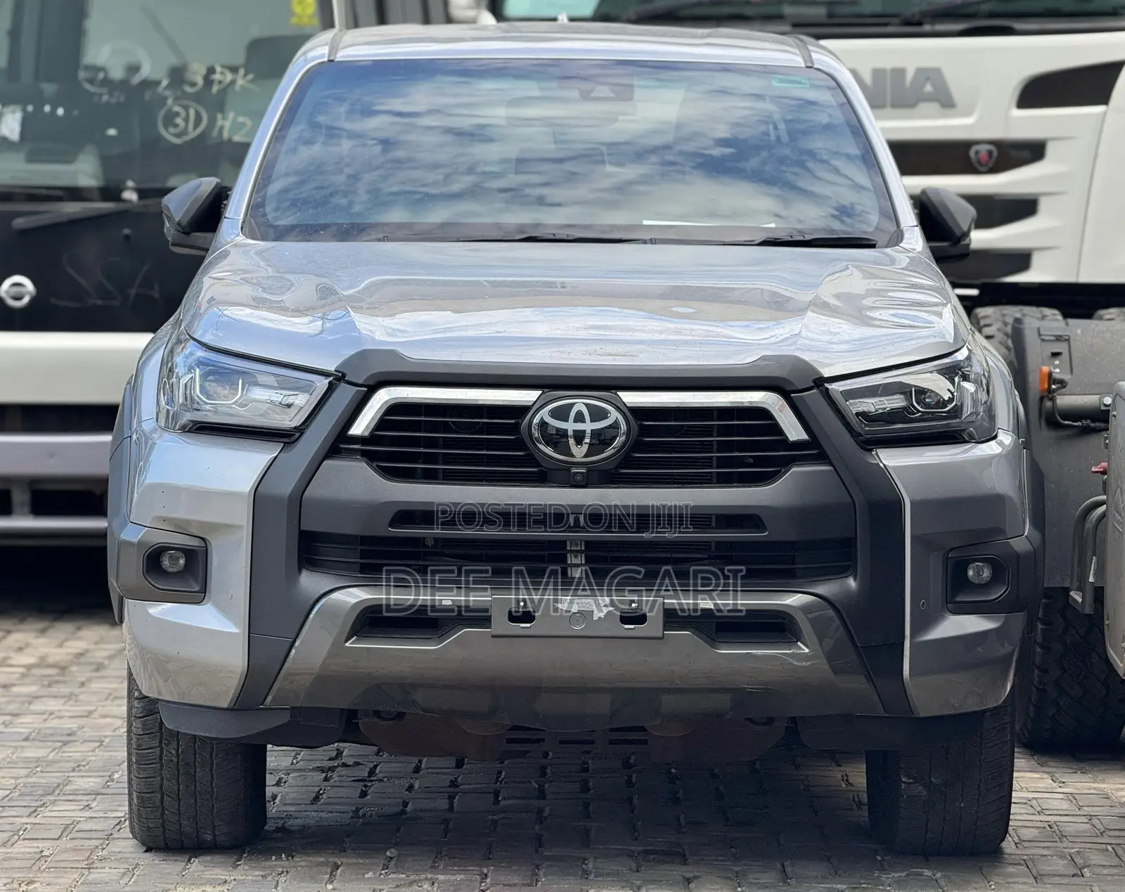Toyota Hilux 2023 Gray