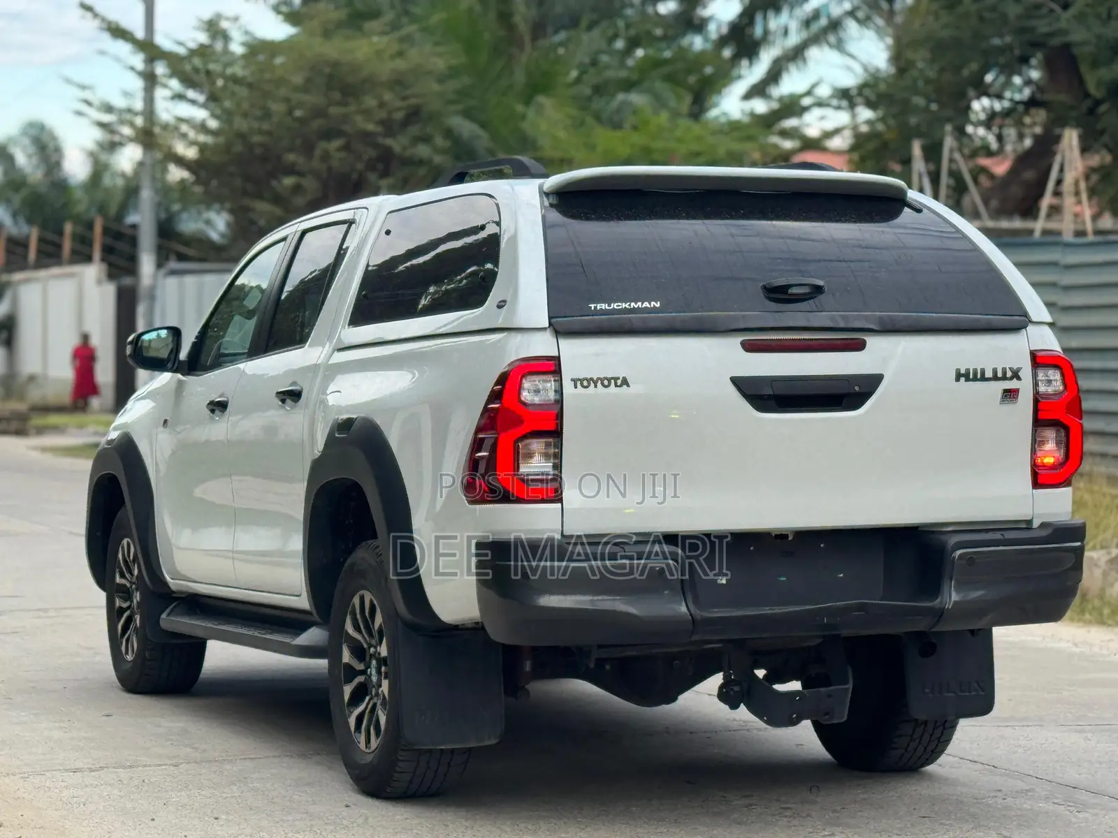 Toyota Hilux 2023 White