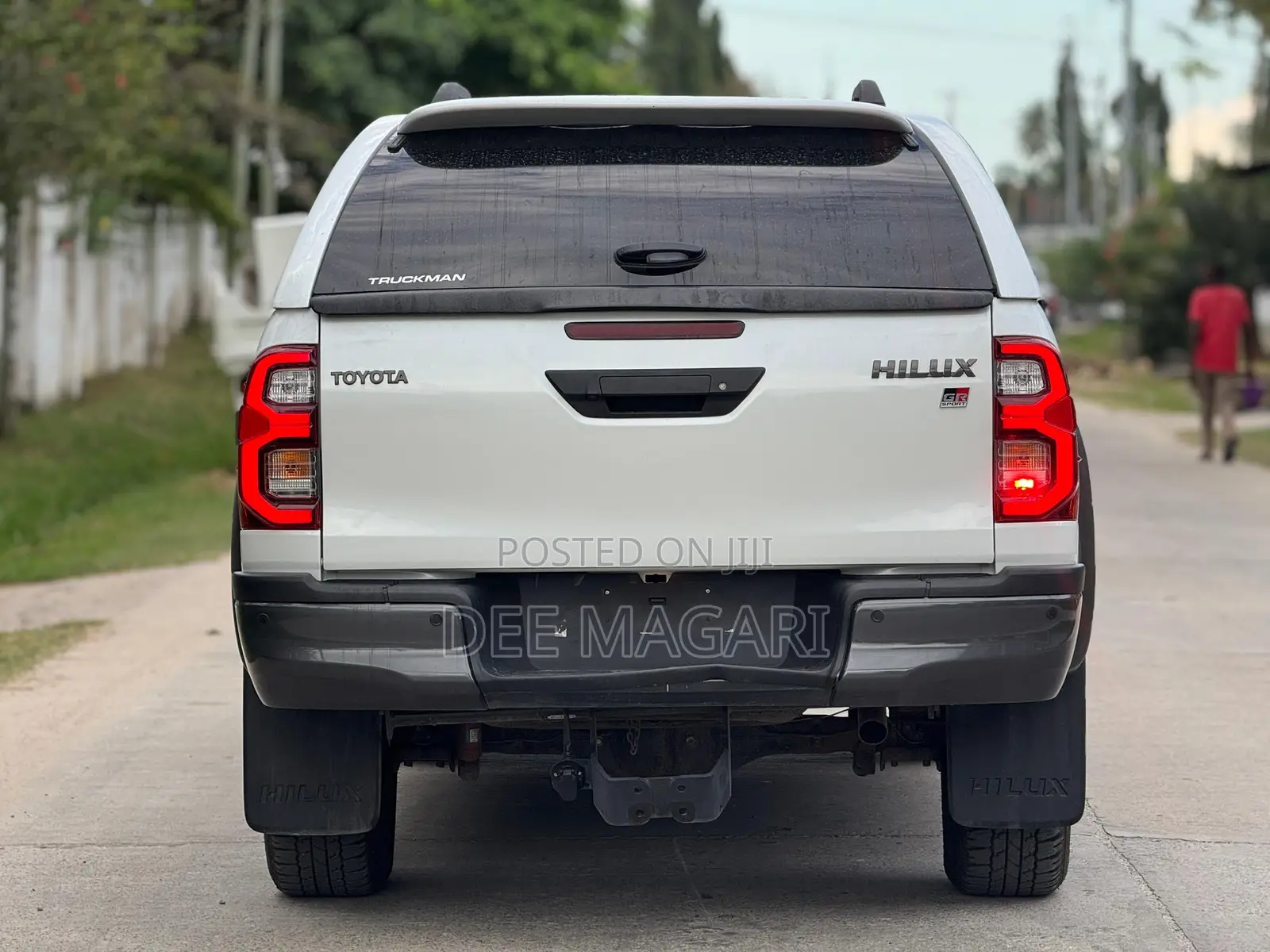 Toyota Hilux 2023 White