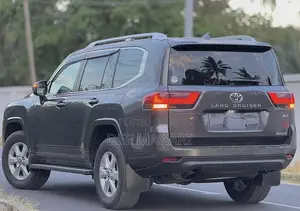 Toyota Land Cruiser 2024 Gray