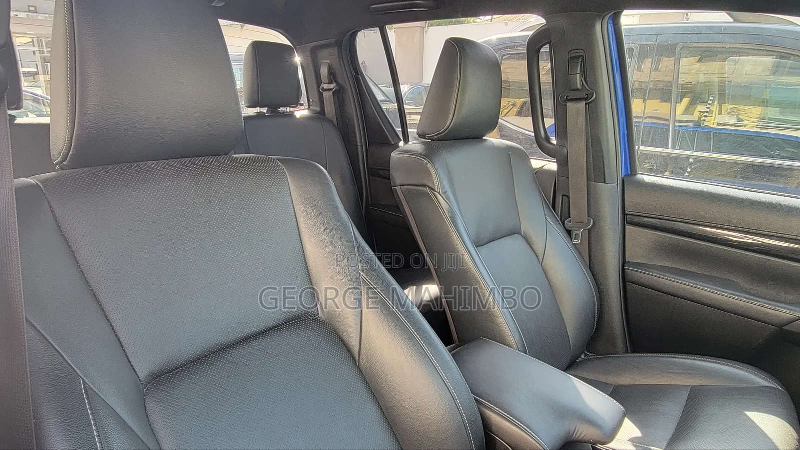 Toyota Hilux 2020 Blue