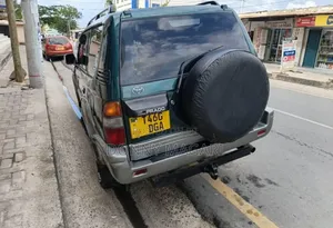 Toyota Land Cruiser Prado 2000 Green
