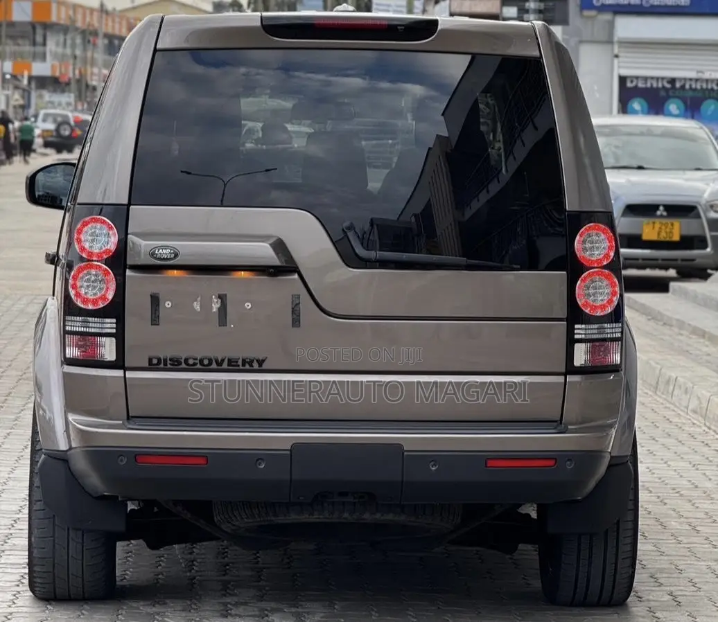 Land Rover Discovery 2015 Brown