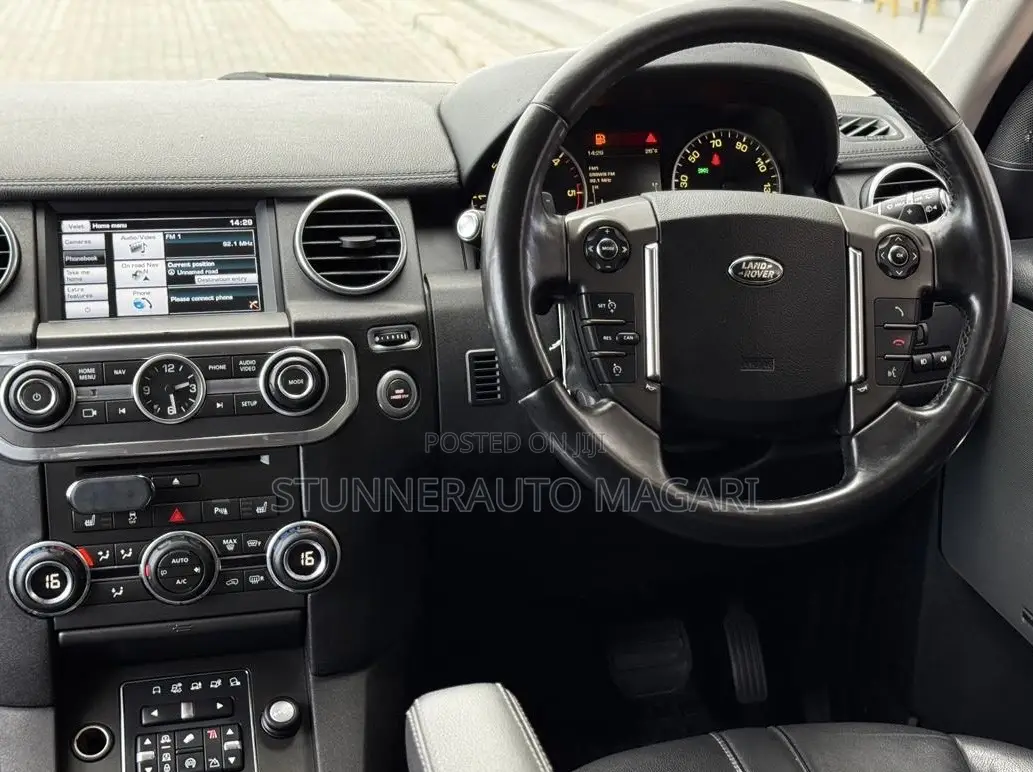 Land Rover Discovery 2015 Brown