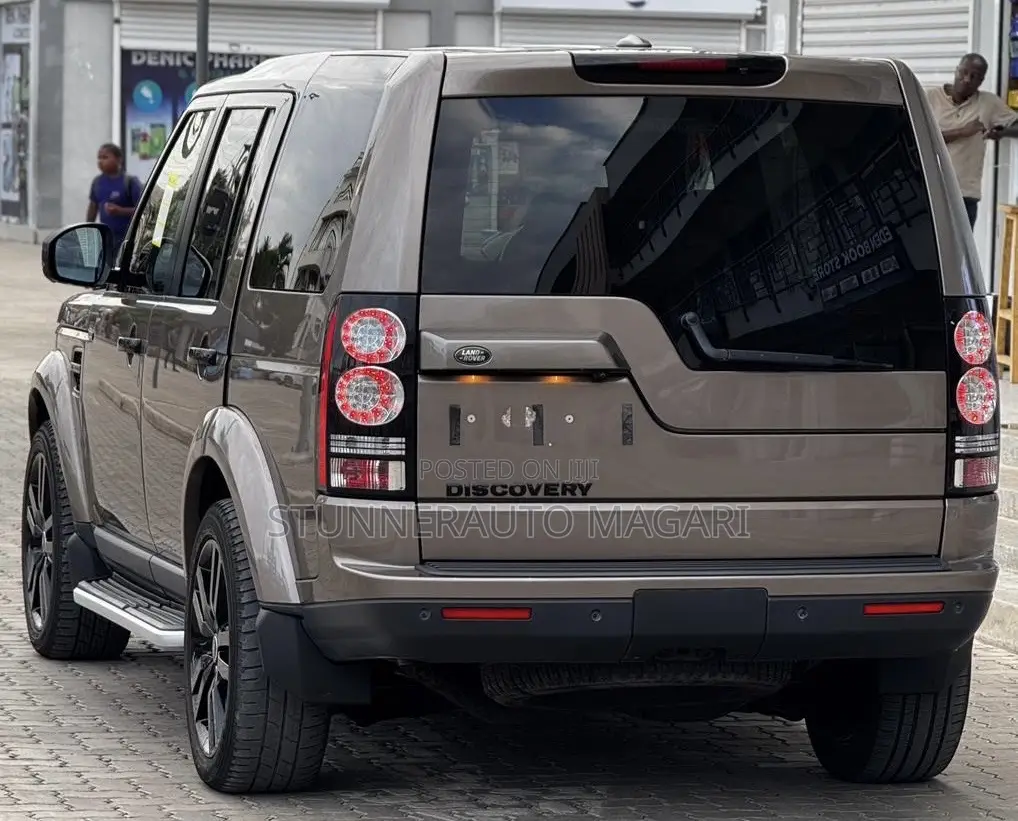 Land Rover Discovery 2015 Brown