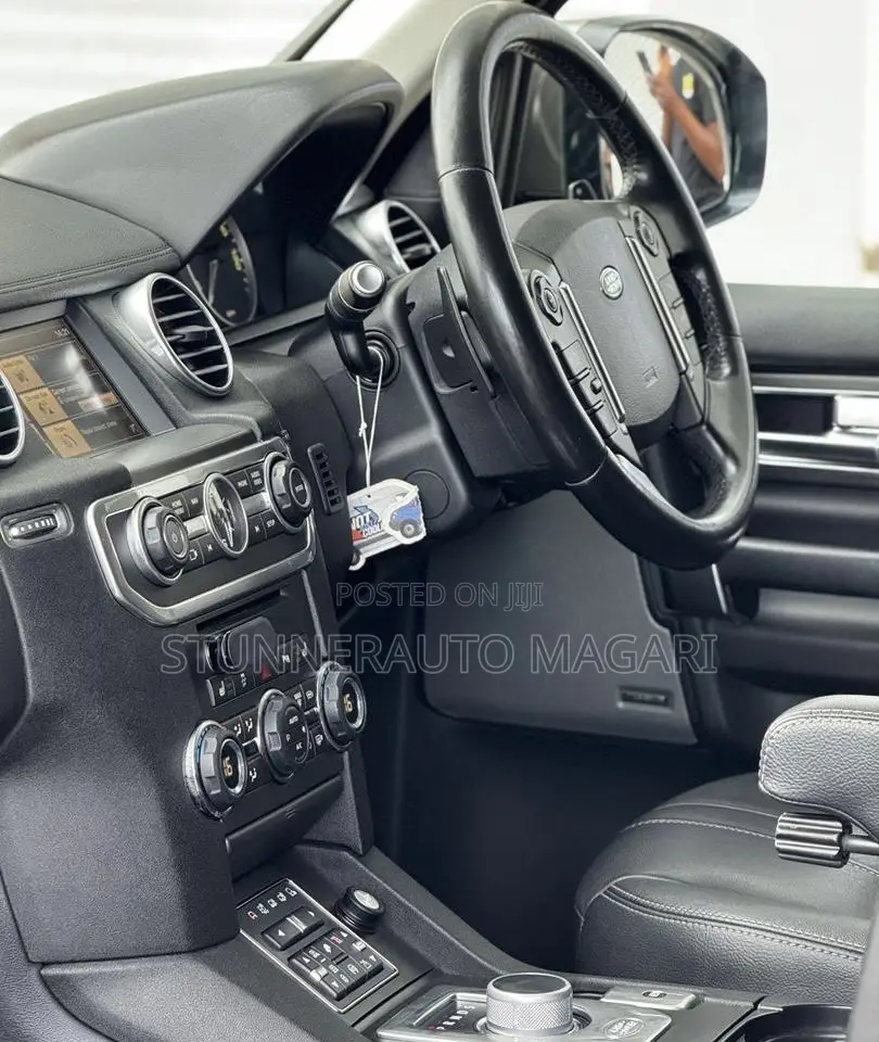 Land Rover Discovery 2015 Brown