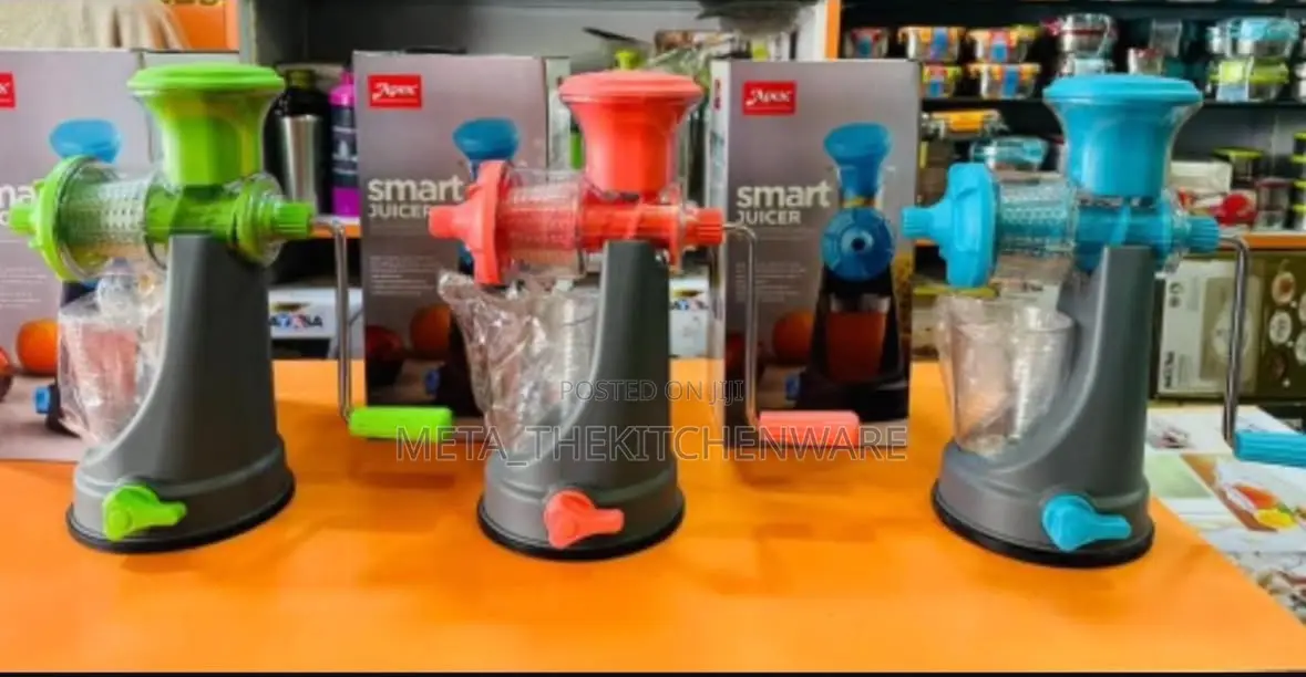 Apex Plastic Fruit and Vegetable Hand Juicer