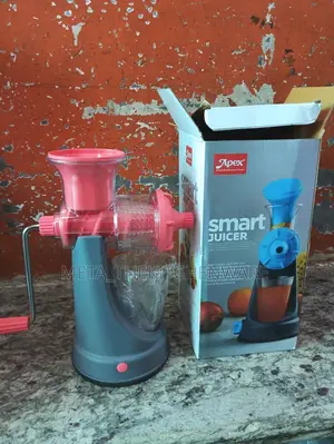 Apex Plastic Fruit and Vegetable Hand Juicer