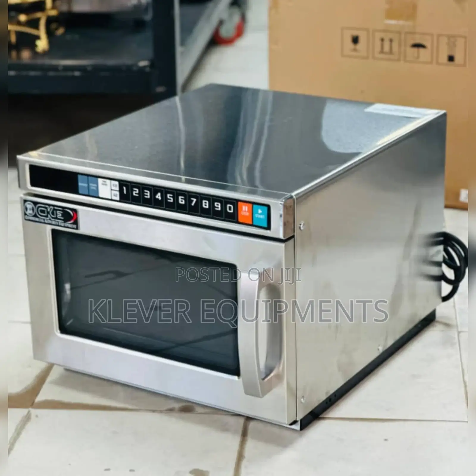 17l Commercial Microwave Oven, Model Wg-1718hm1e