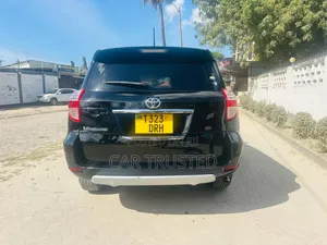 Toyota Vanguard 2010 Black