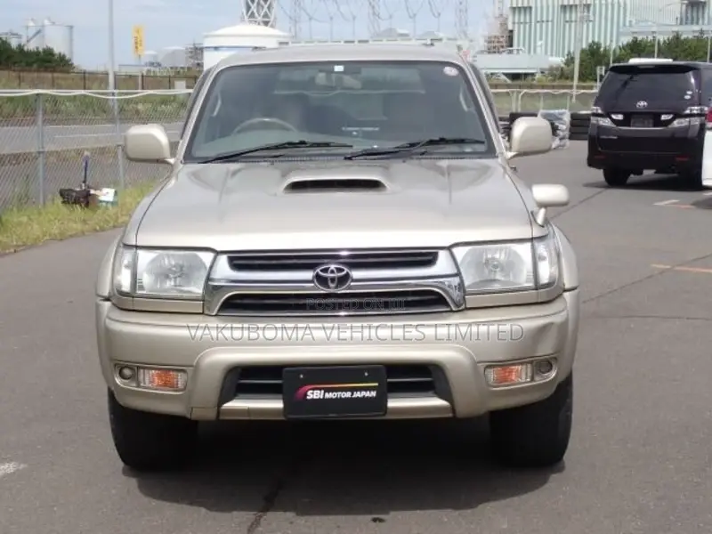 Toyota Hilux Surf 2000 Gold