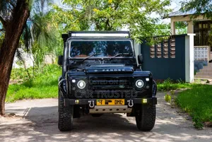 Land Rover Defender 2001 Green