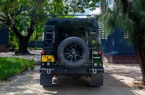 Land Rover Defender 2001 Green