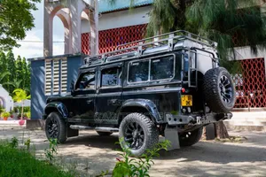 Land Rover Defender 2001 Green