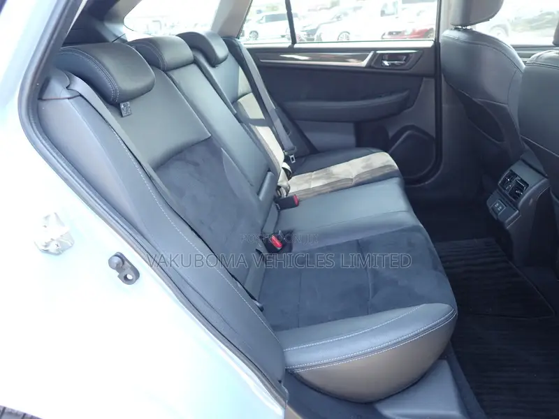 Subaru Outback 2019 Gray