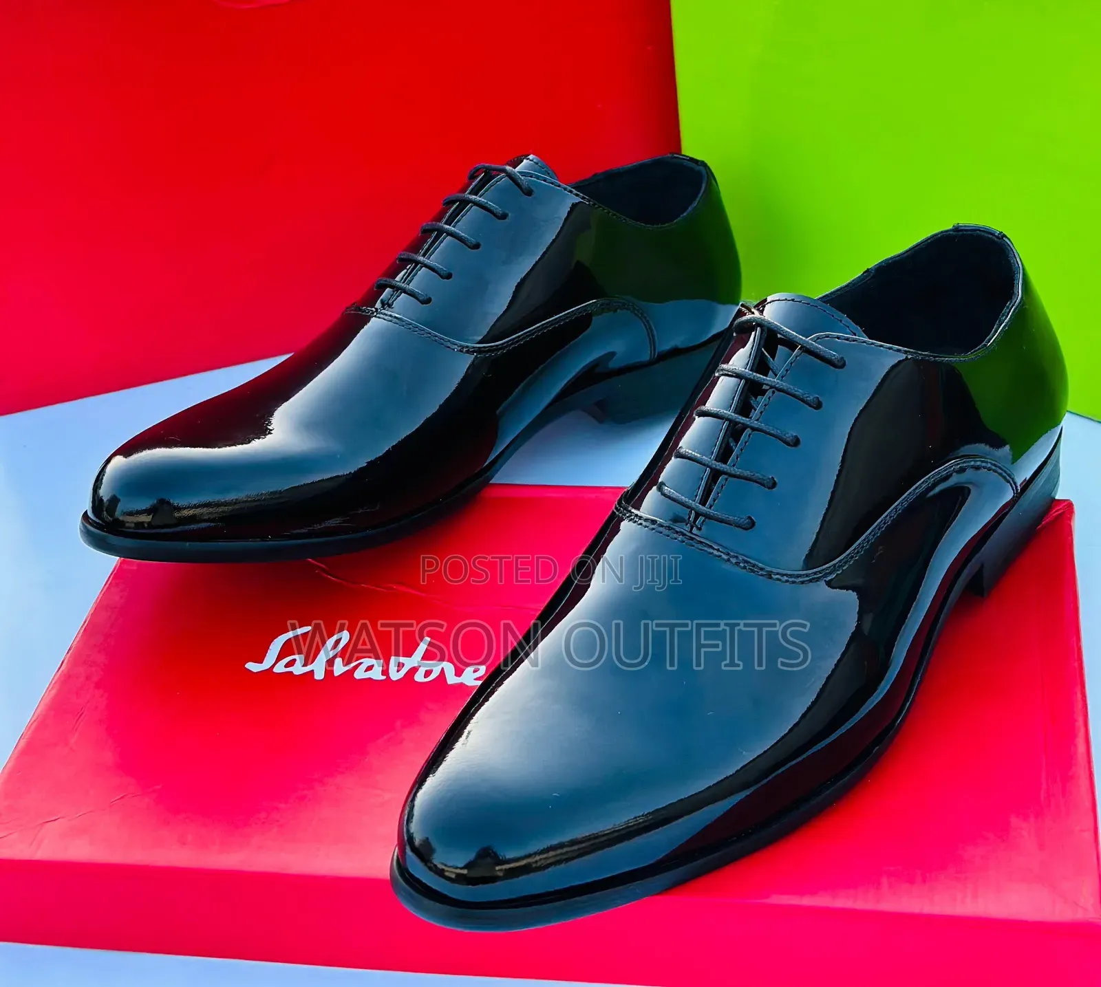 Men's Moccasin Shoes With Nicely Shinning or Shiny Plain Surface