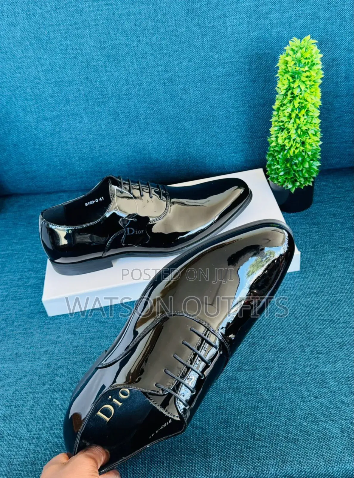 Men's Moccasin Shoes With Nicely Shinning or Shiny Plain Surface