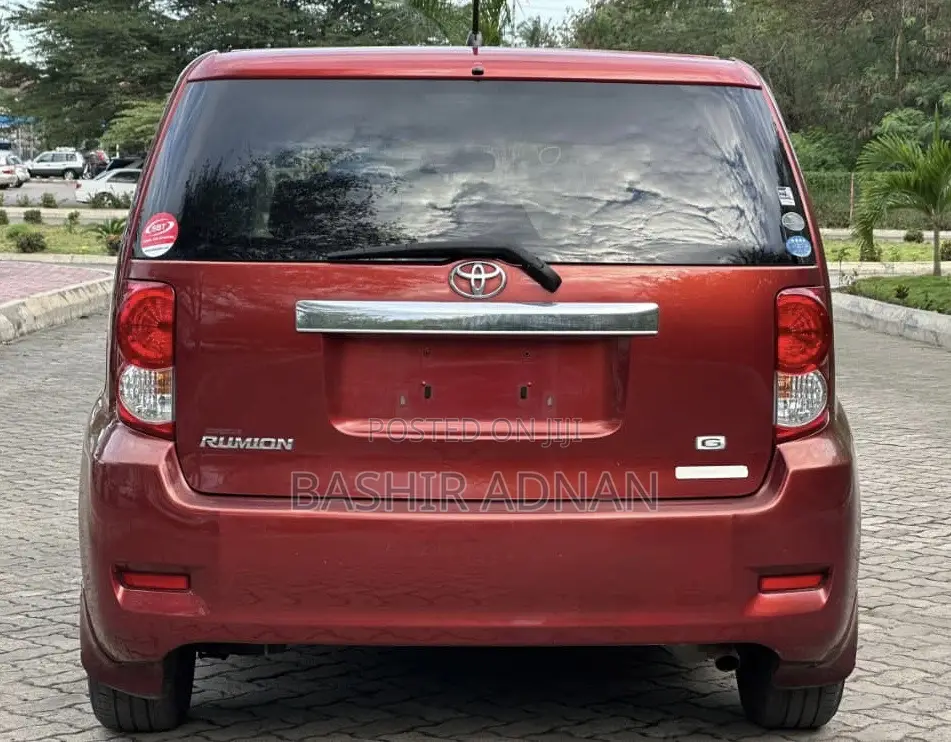 Toyota Corolla Rumion Hatchback 1.5 FWD 2009 Maroon