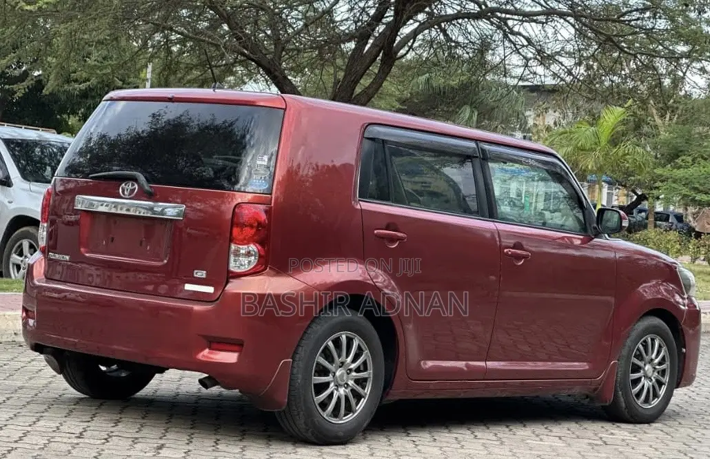 Toyota Corolla Rumion Hatchback 1.5 FWD 2009 Maroon