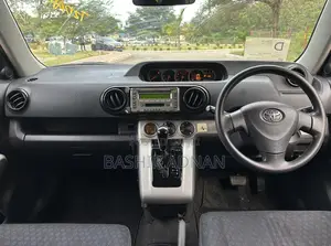 Toyota Corolla Rumion Hatchback 1.5 FWD 2009 Maroon