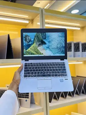 New Laptop HP EliteBook 820 G3 8GB Intel Core I3 SSD 128GB