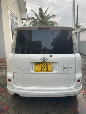 Toyota Sienta 2005 White
