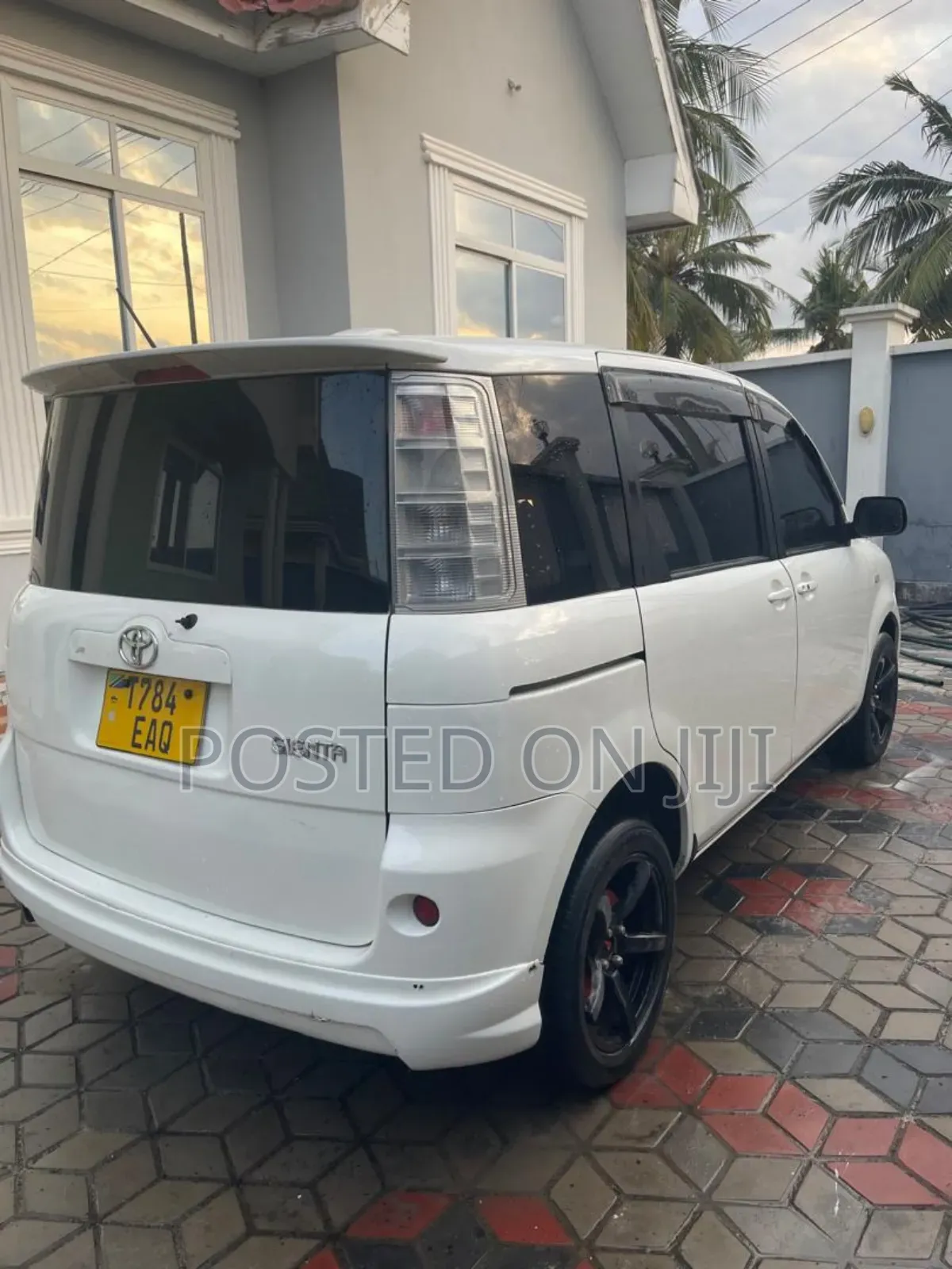 Toyota Sienta 2005 White