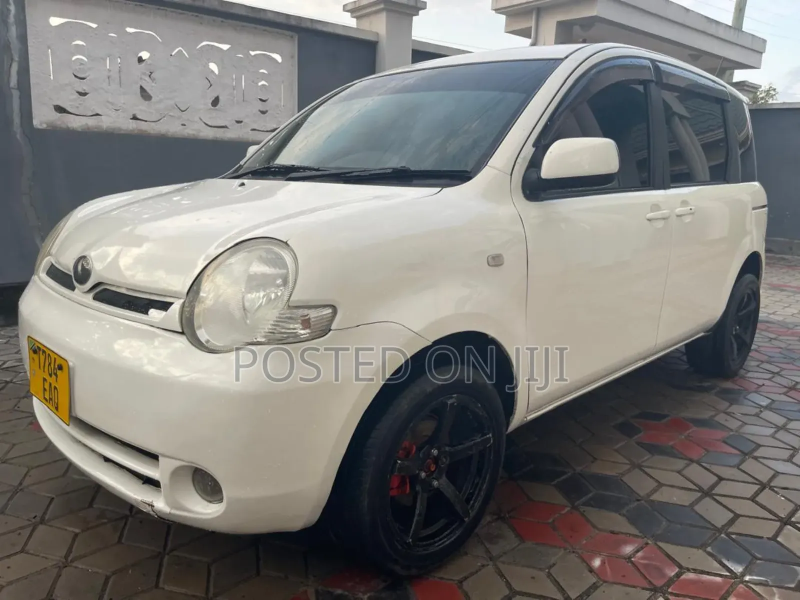 Toyota Sienta 2005 White