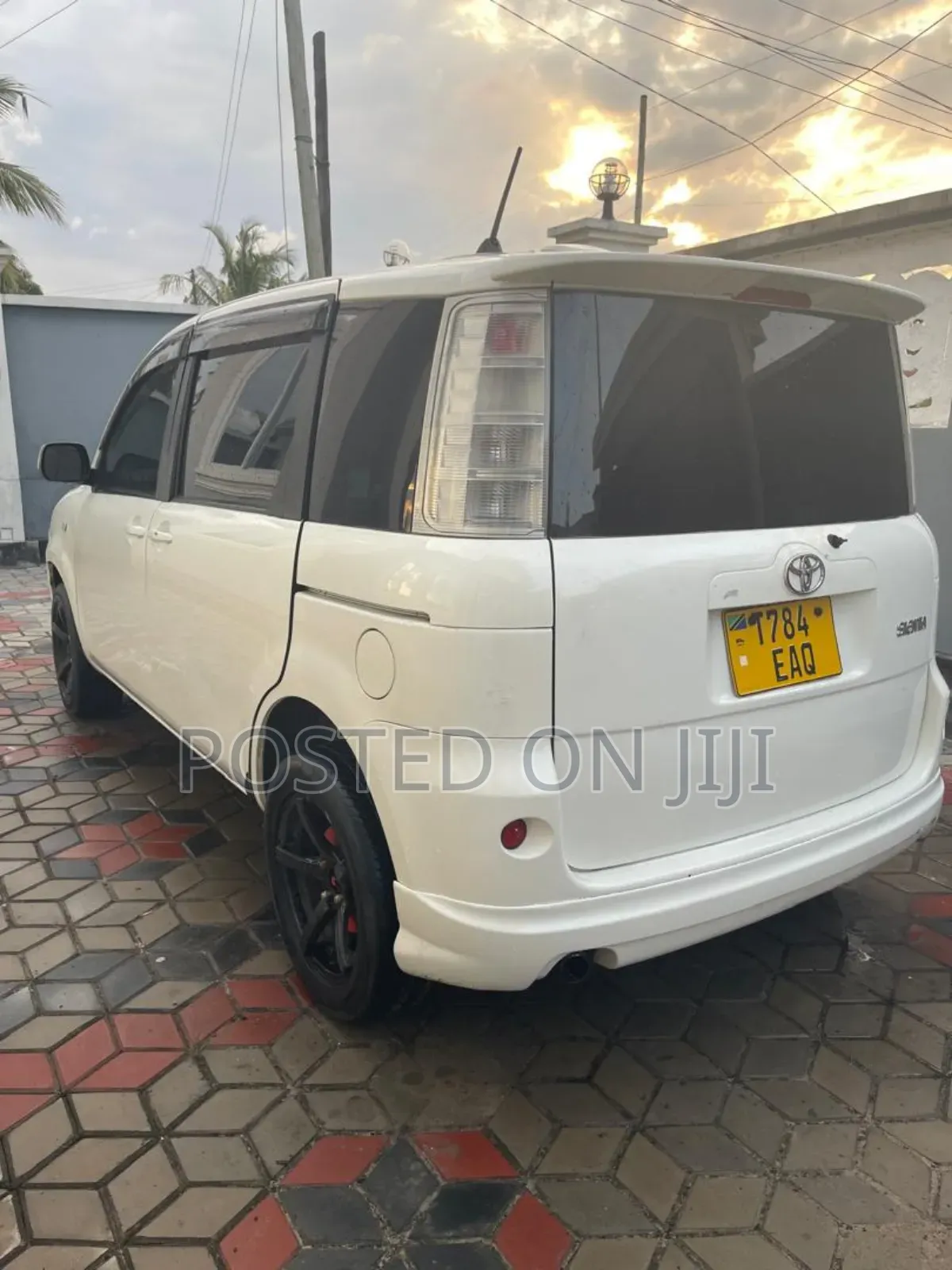 Toyota Sienta 2005 White