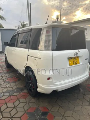 Toyota Sienta 2005 White