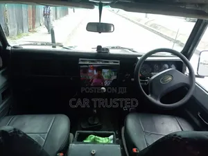 Land Rover Defender 2002 Green