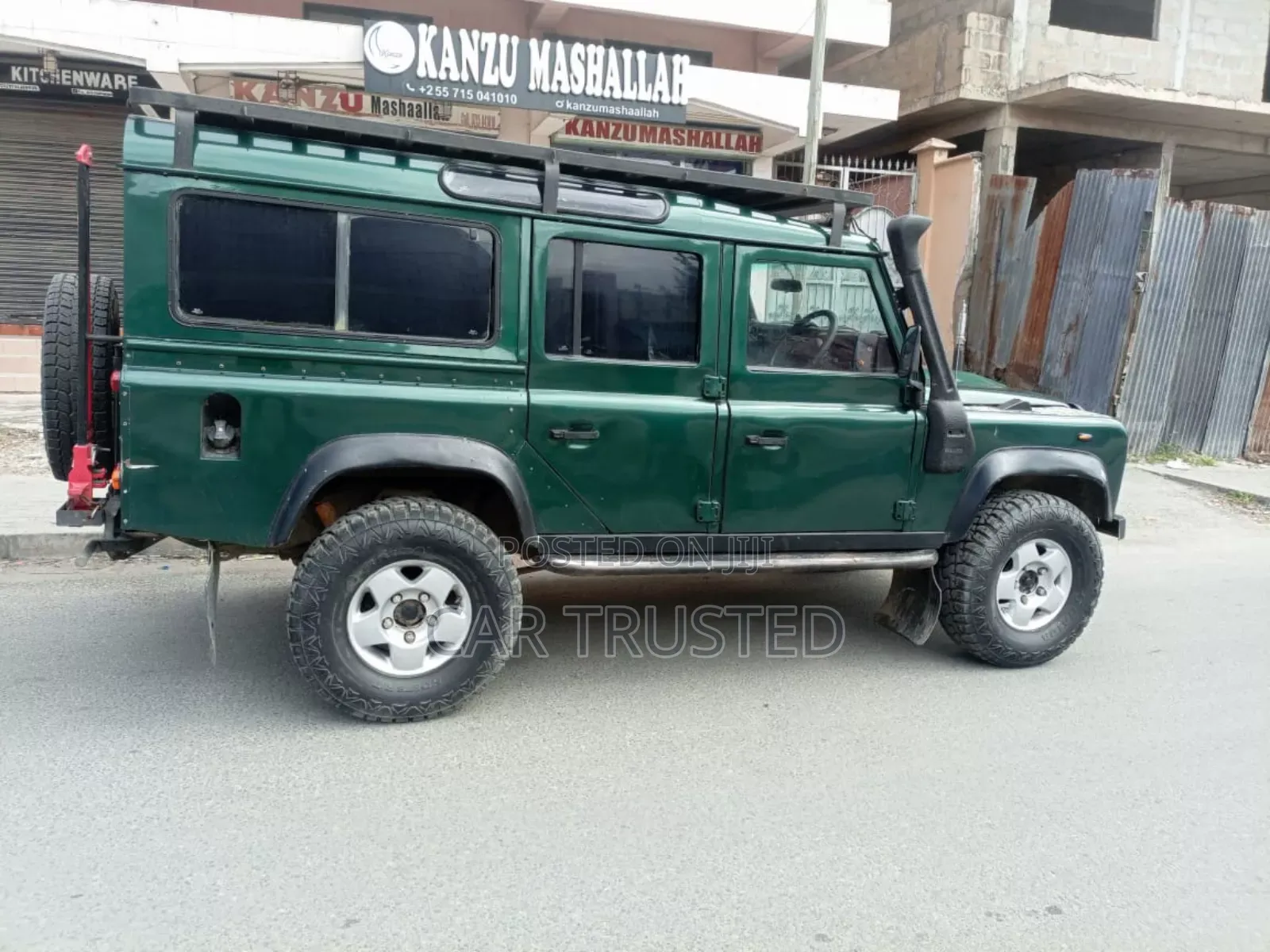 Land Rover Defender 2002 Green