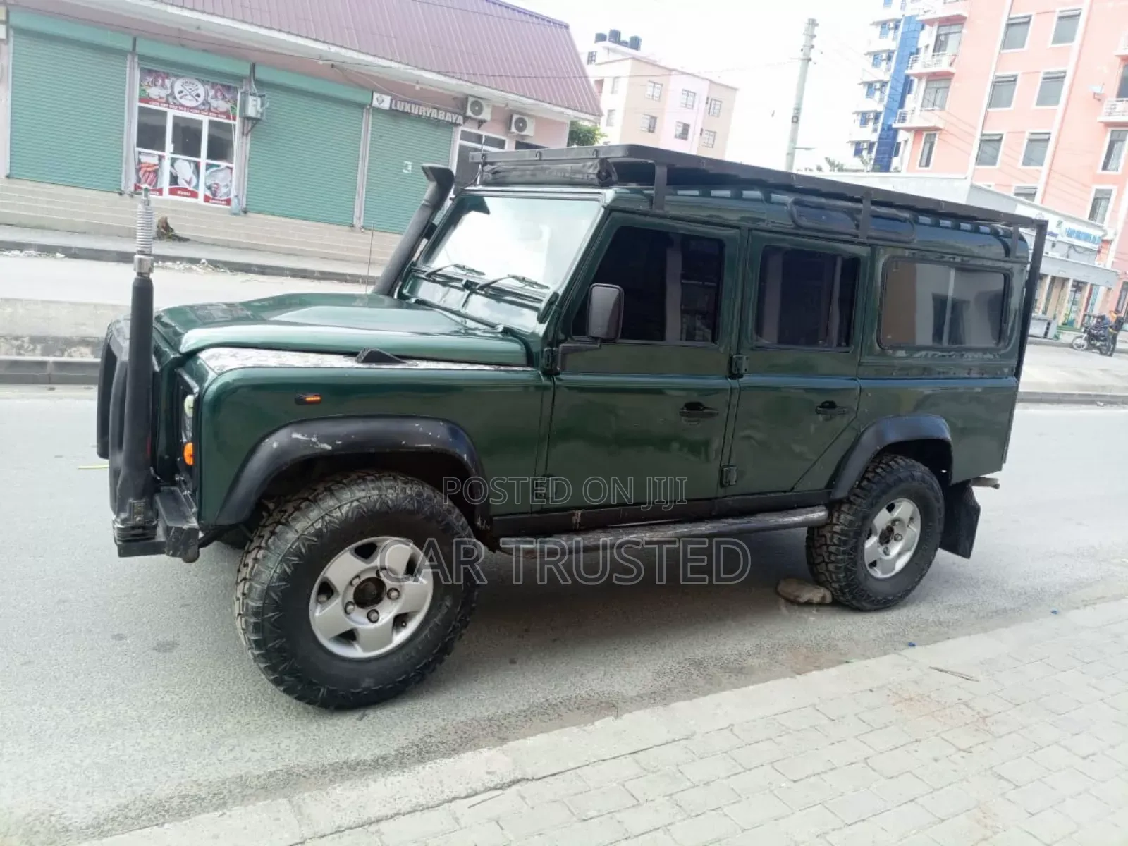 Land Rover Defender 2002 Green