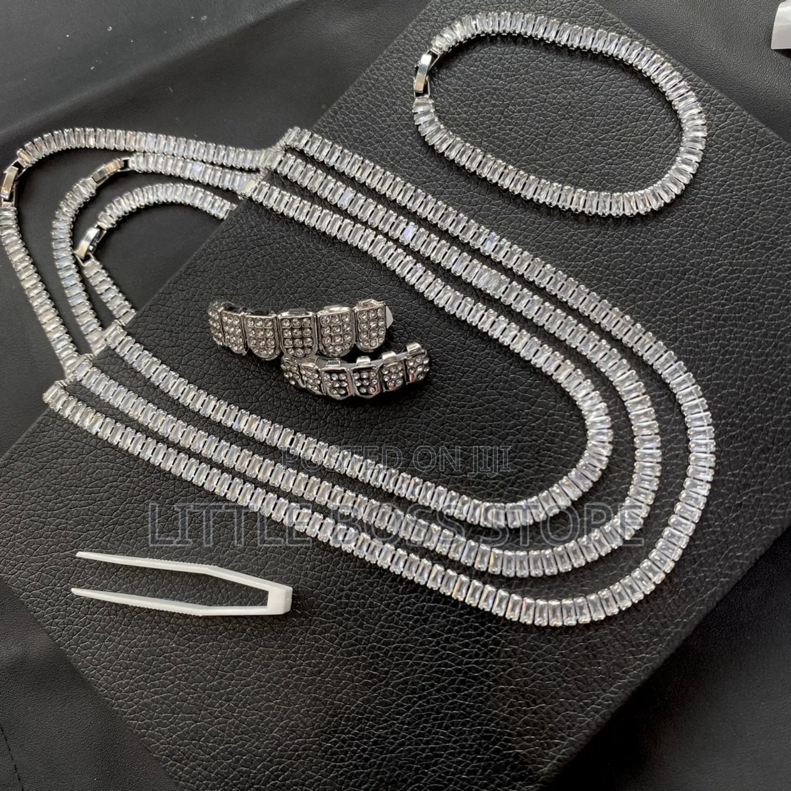 Chain Set. (3 Chain 1 Blacelet 1 Steel Teeth)
