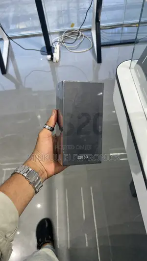 New Samsung Galaxy S20 128 GB Blue