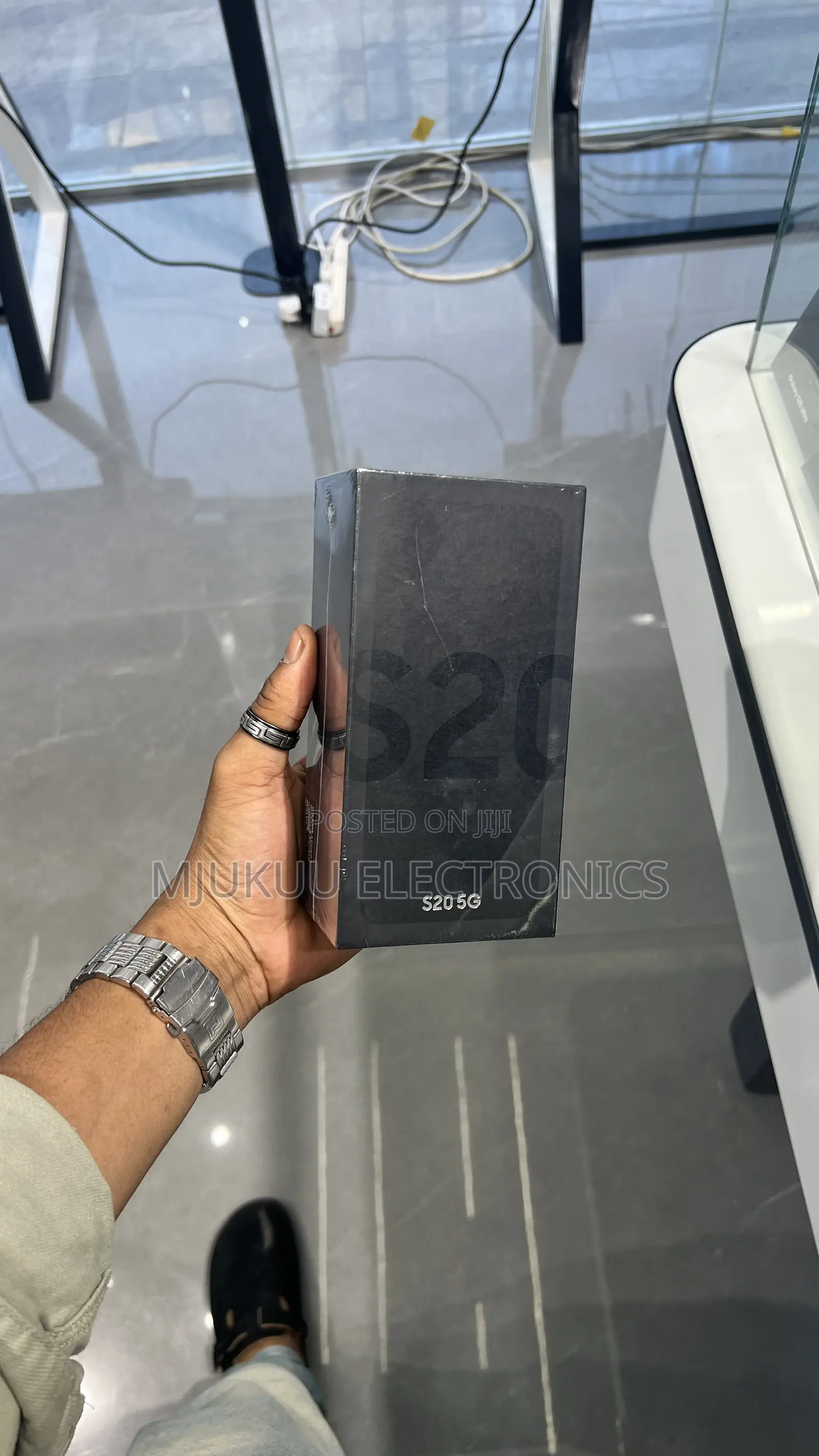 New Samsung Galaxy S20 128 GB Blue