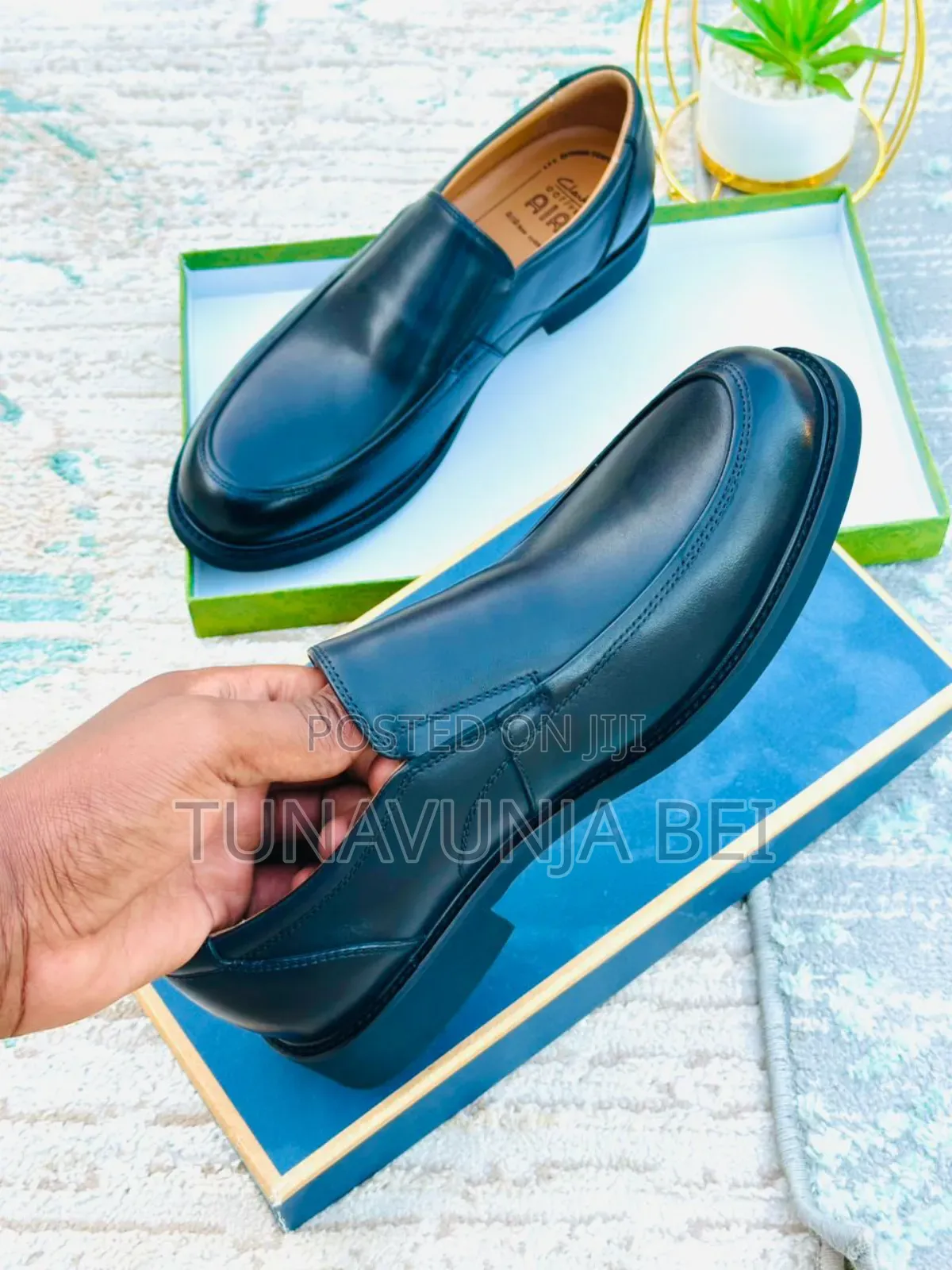 Moccains / Cracks Air Black
