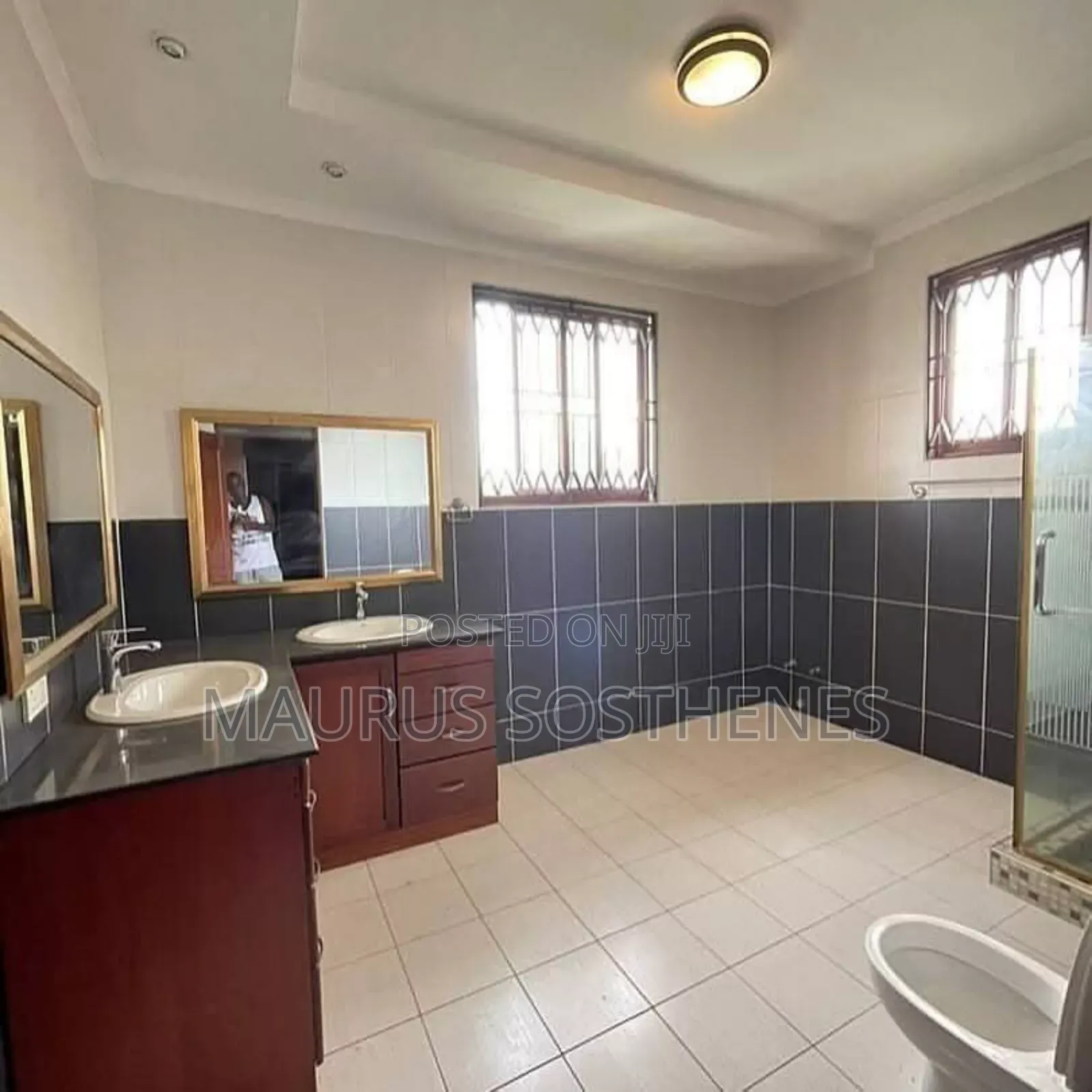 5bdrm Bungalow in Salasala, Kunduchi for sale