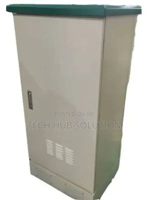 Ip55 Outdoor Cabinet With Pith to Install on Concrete Base