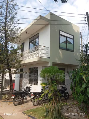 8bdrm House in Kinondoni for rent