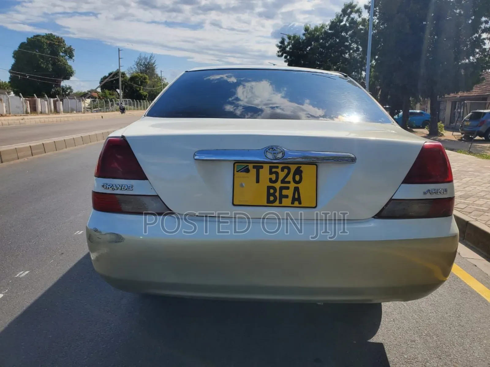Toyota Mark II 2004 White