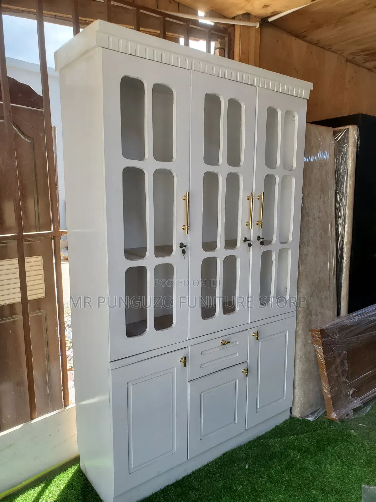 Kabati Ya Vyombo Milango Mitatu Ya Vyombo Full White Mbao Imara