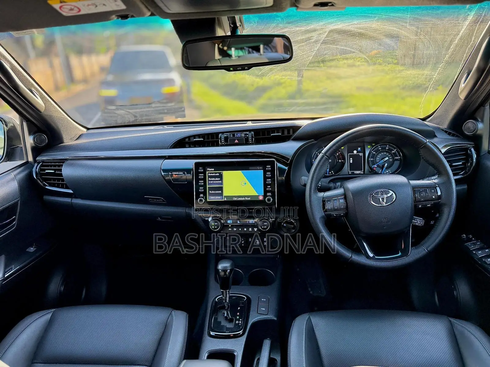 Toyota Hilux 2024 Gray