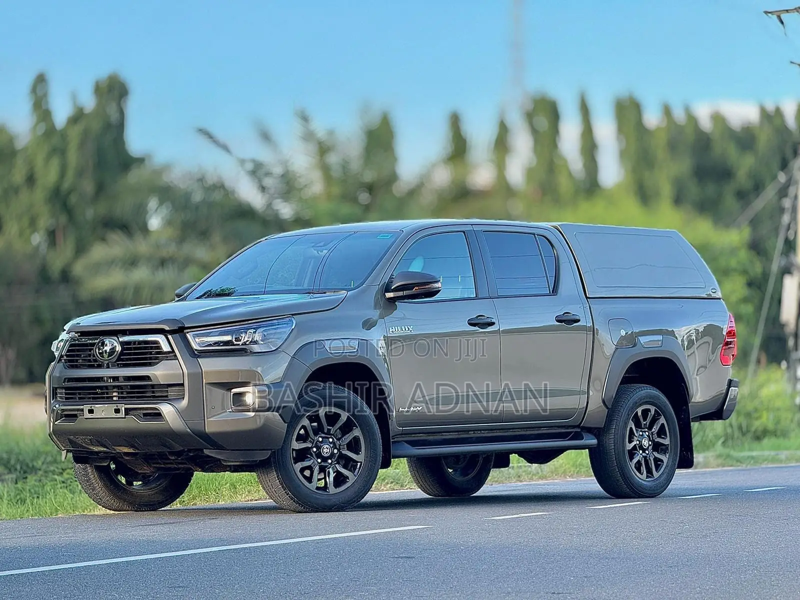 Toyota Hilux 2024 Gray