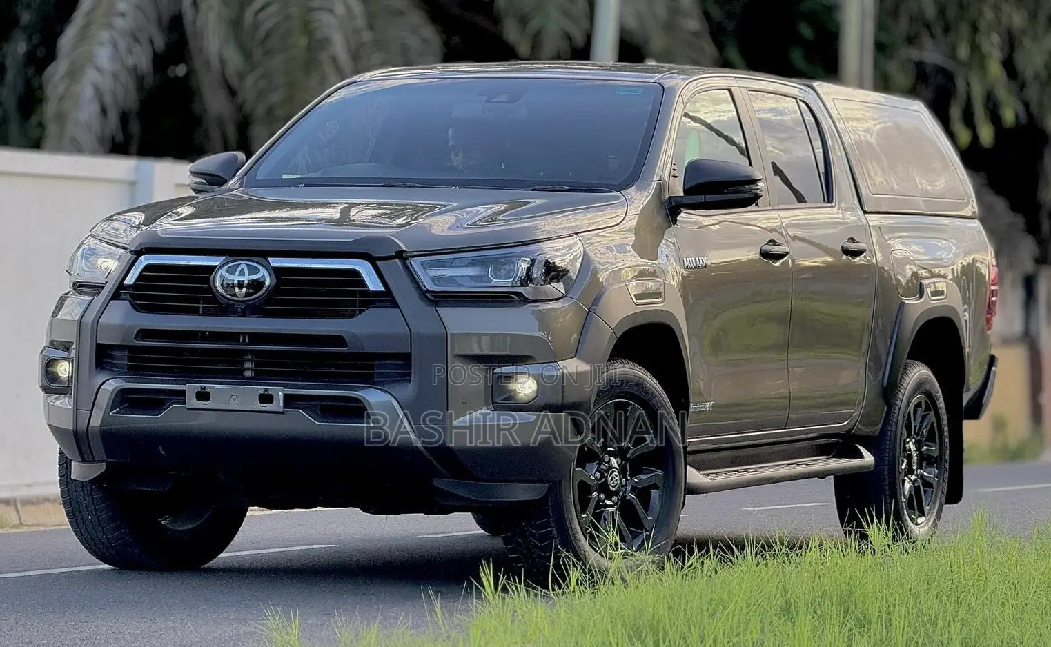 Toyota Hilux 2024 Gray