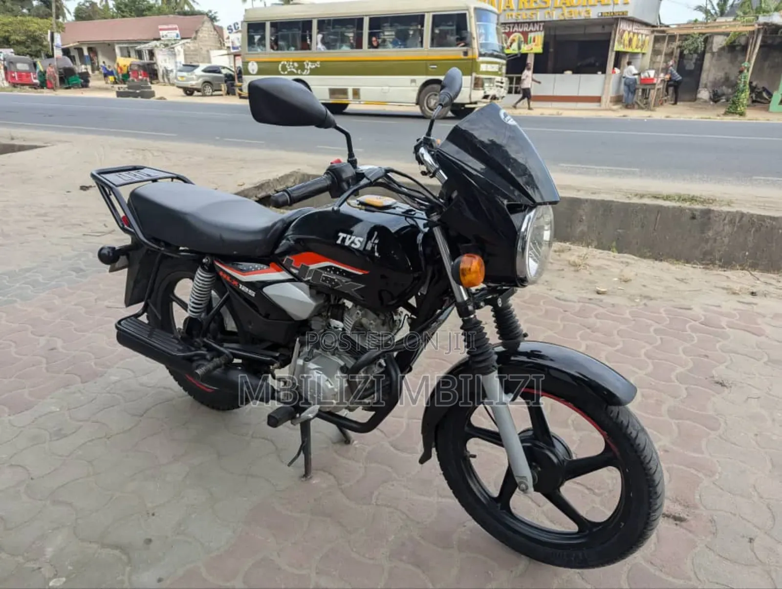TVS HLX 125 2025 Black