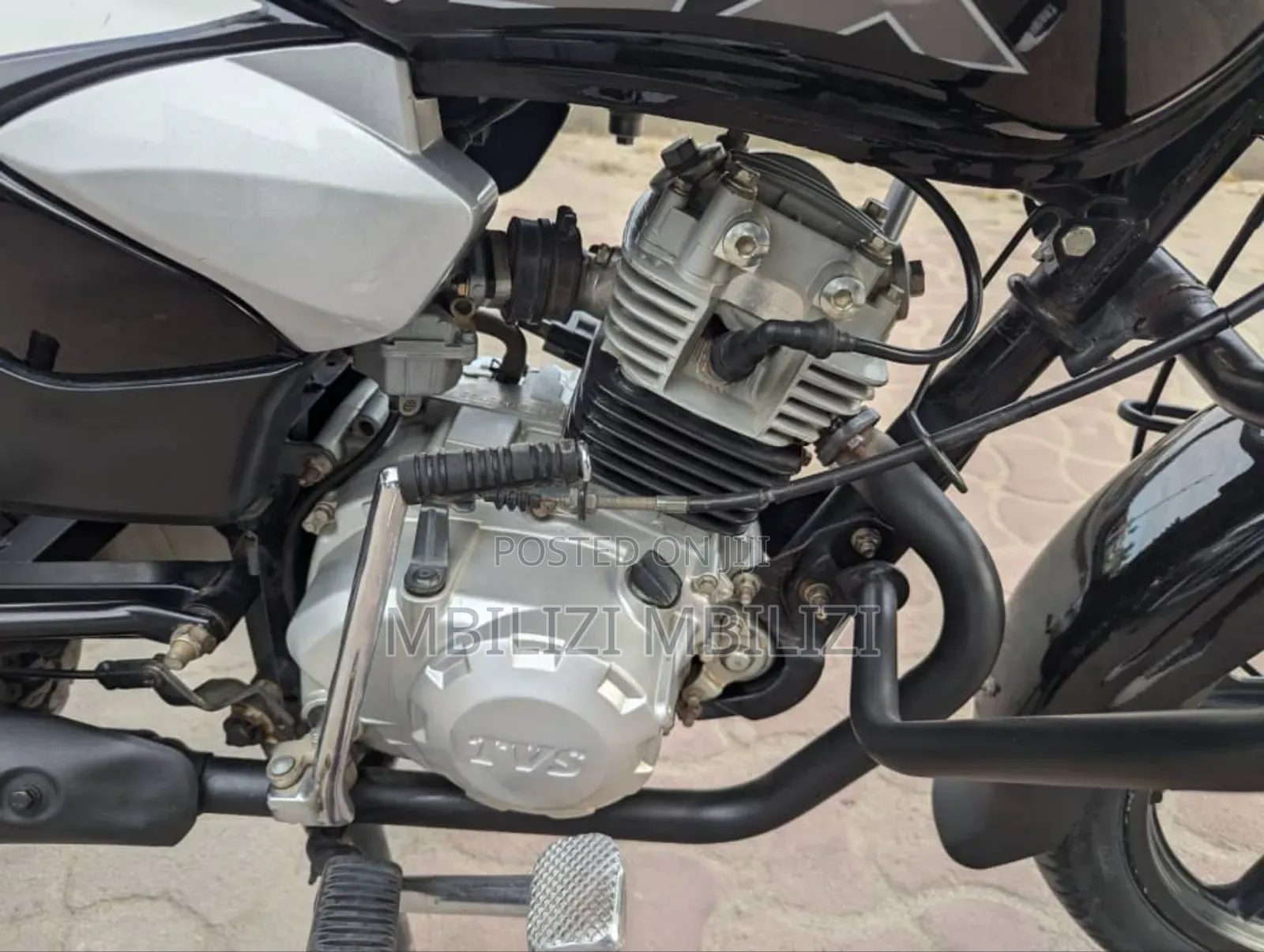 TVS HLX 125 2025 Black